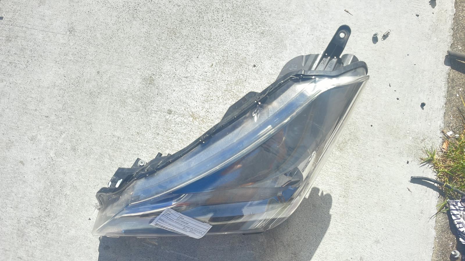 View Auto part Left Headlamp Toyota Yaris 2014
