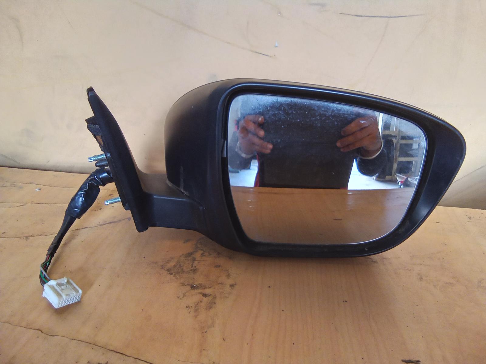 View Auto part Right Door Mirror Nissan Qashqai 2016