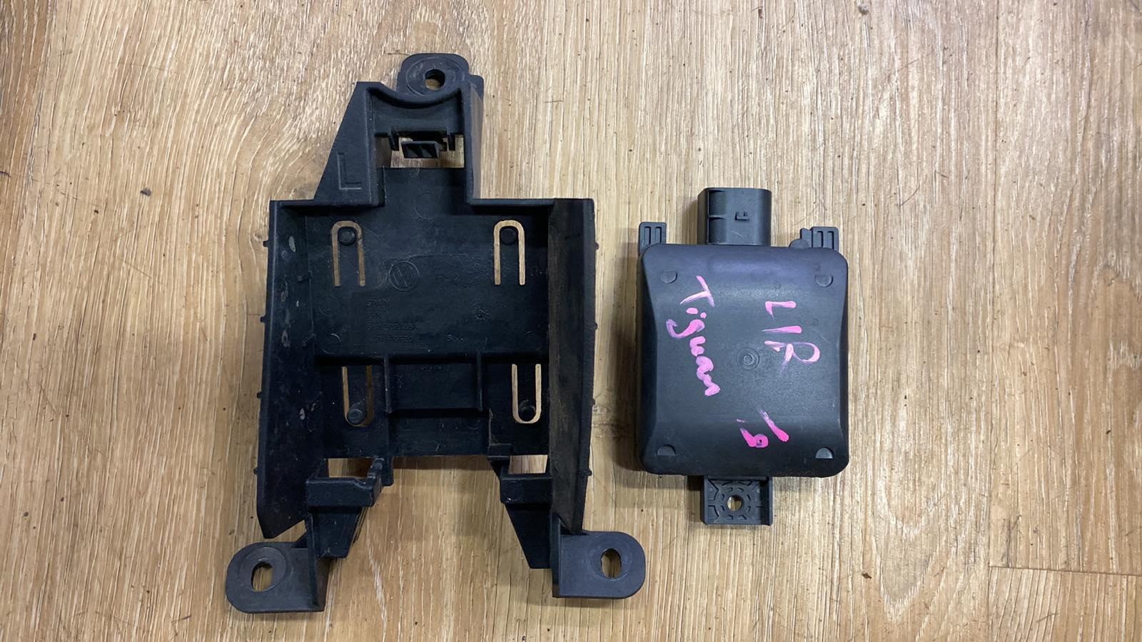 View Auto part Reverse Camera Volkswagen Tiguan 2020