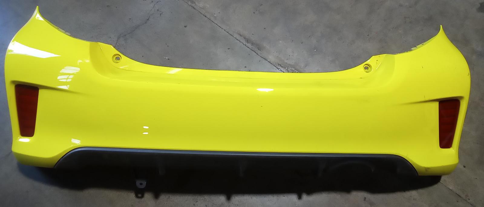 View Auto part Rear Bumper Toyota Yaris 2016