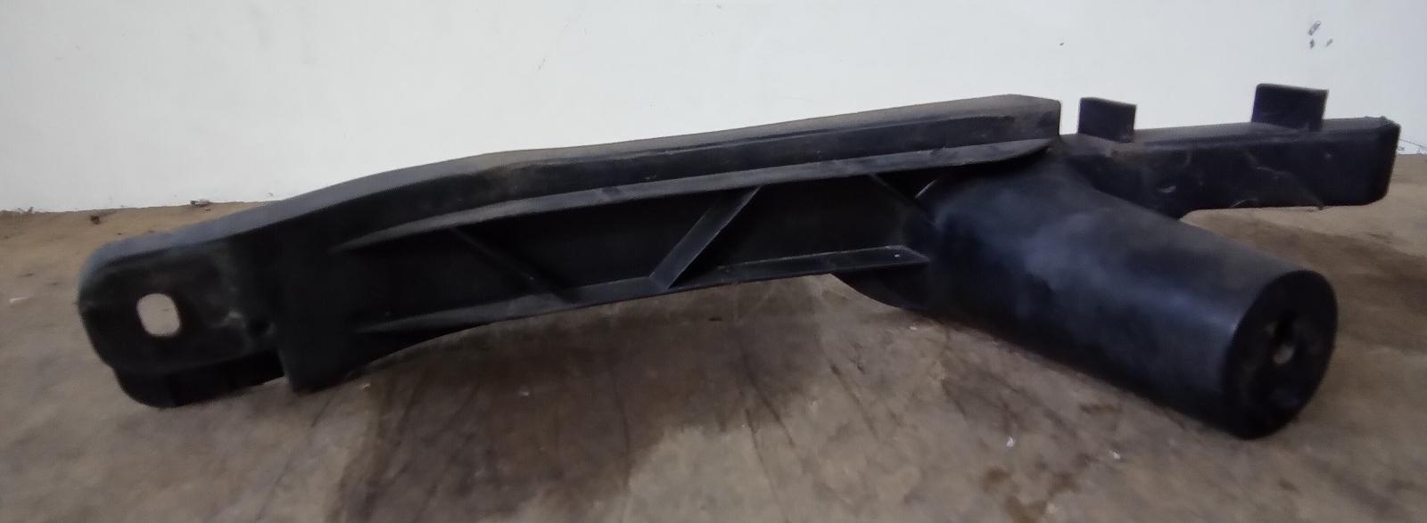2008 Volkswagen Golf F/Bar Reinforc/Brack View Auto part F/Bar Reinforc/Brack Volkswagen Golf 2008