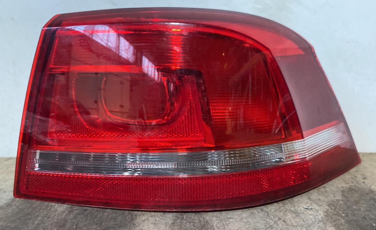 View Auto part Right Taillight Volkswagen Passat 2011