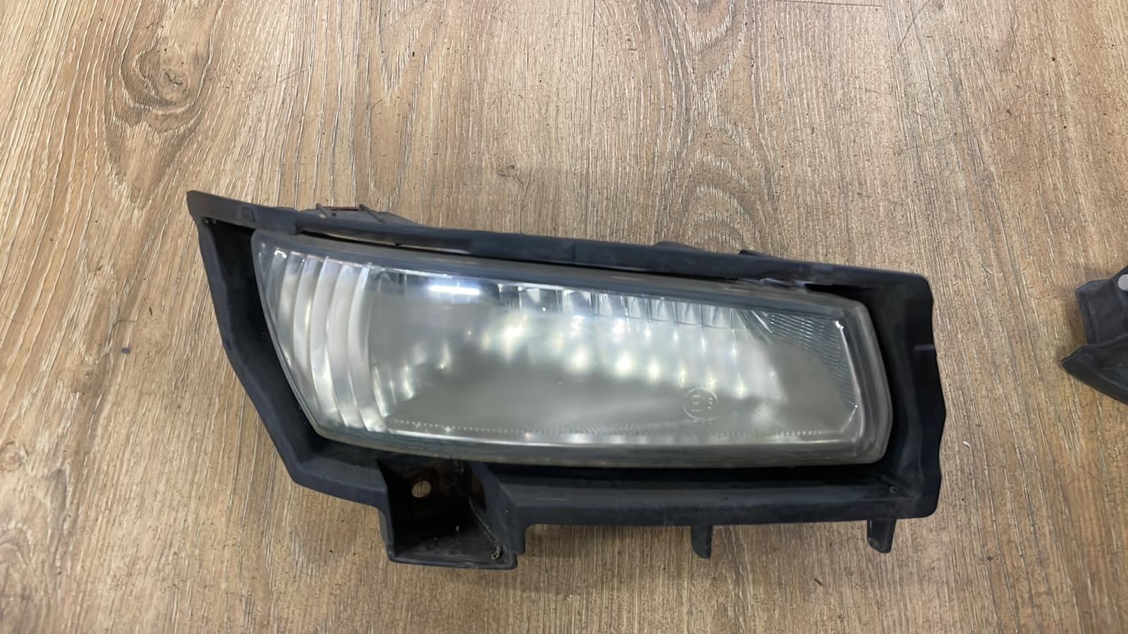 2007 Toyota Alphard Right Indicator/Fog/Side View Auto part Right Indicator/Fog/Side Toyota Alphard 2007