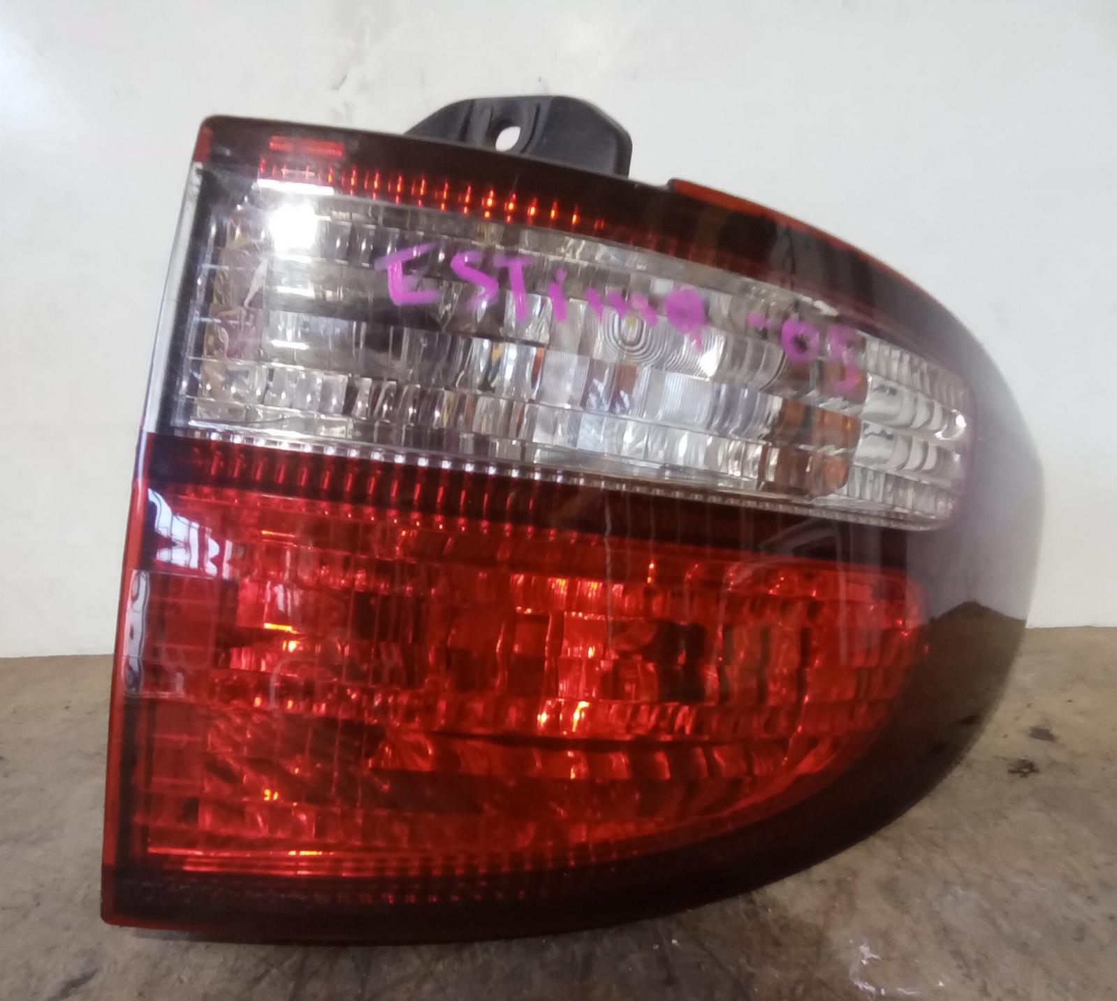 View Auto part Right Taillight Toyota Estima 2002