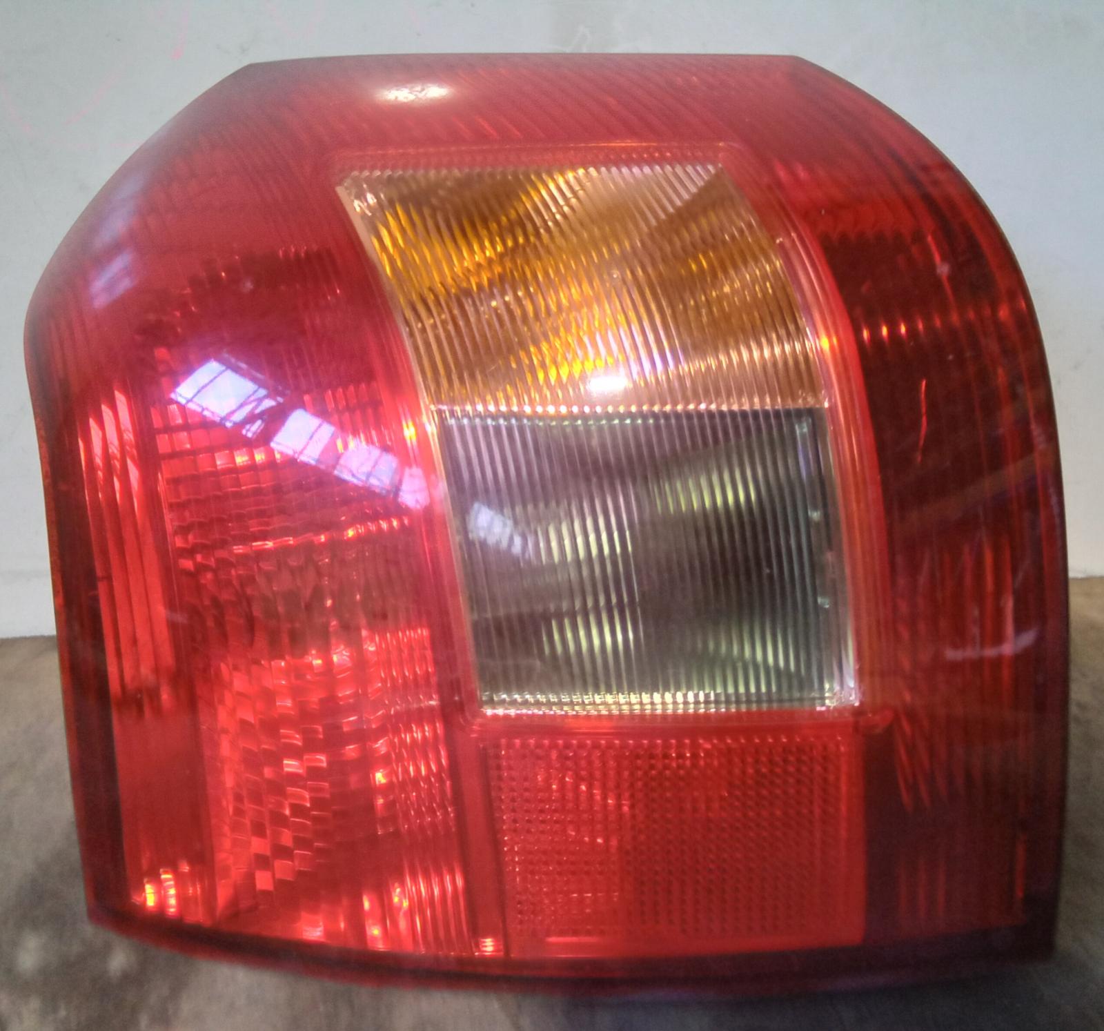 2002 Toyota Corolla Left Taillight View Auto part Left Taillight Toyota Corolla 2002