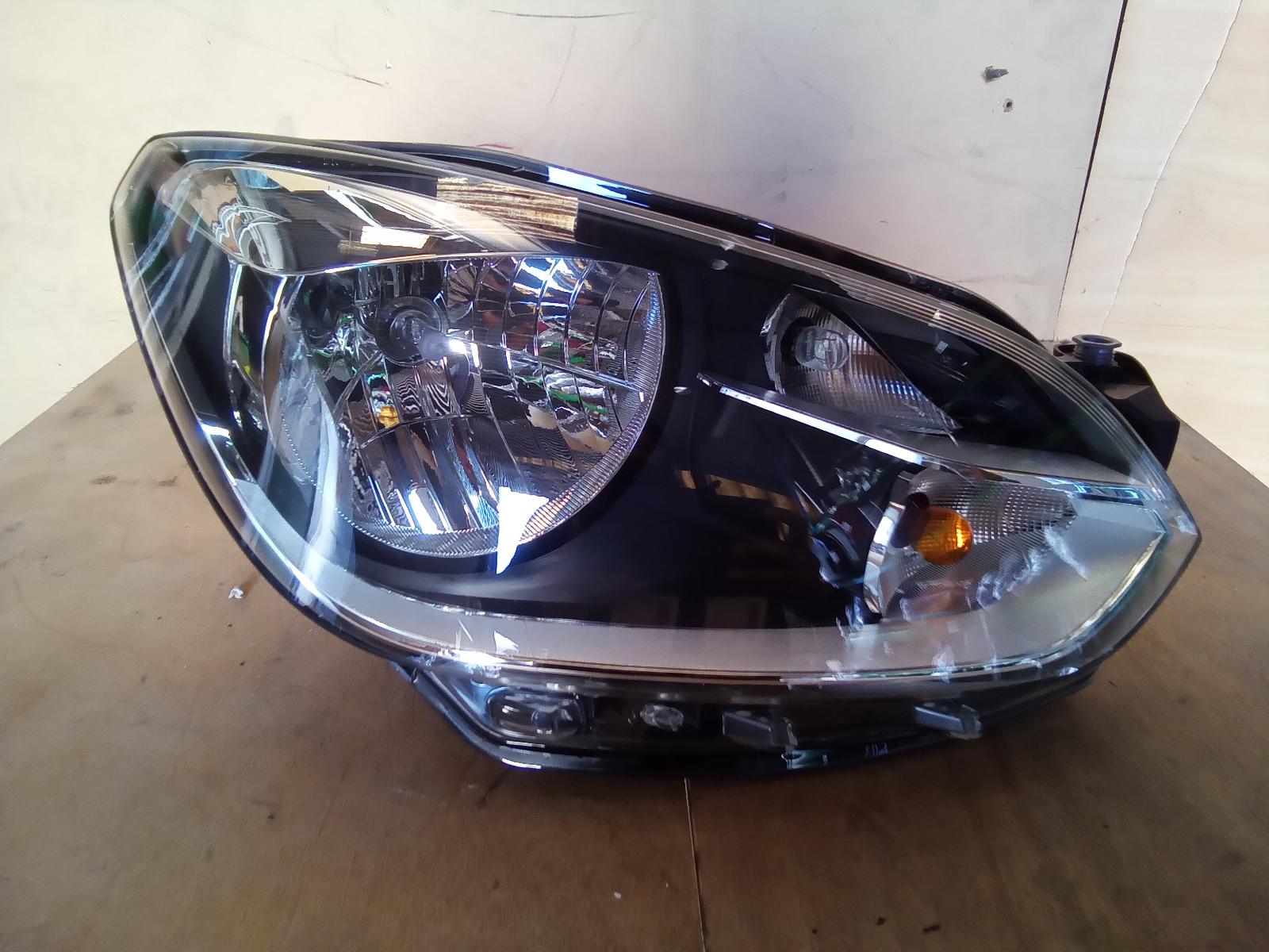 View Auto part Right Headlamp Volkswagen Up 2013