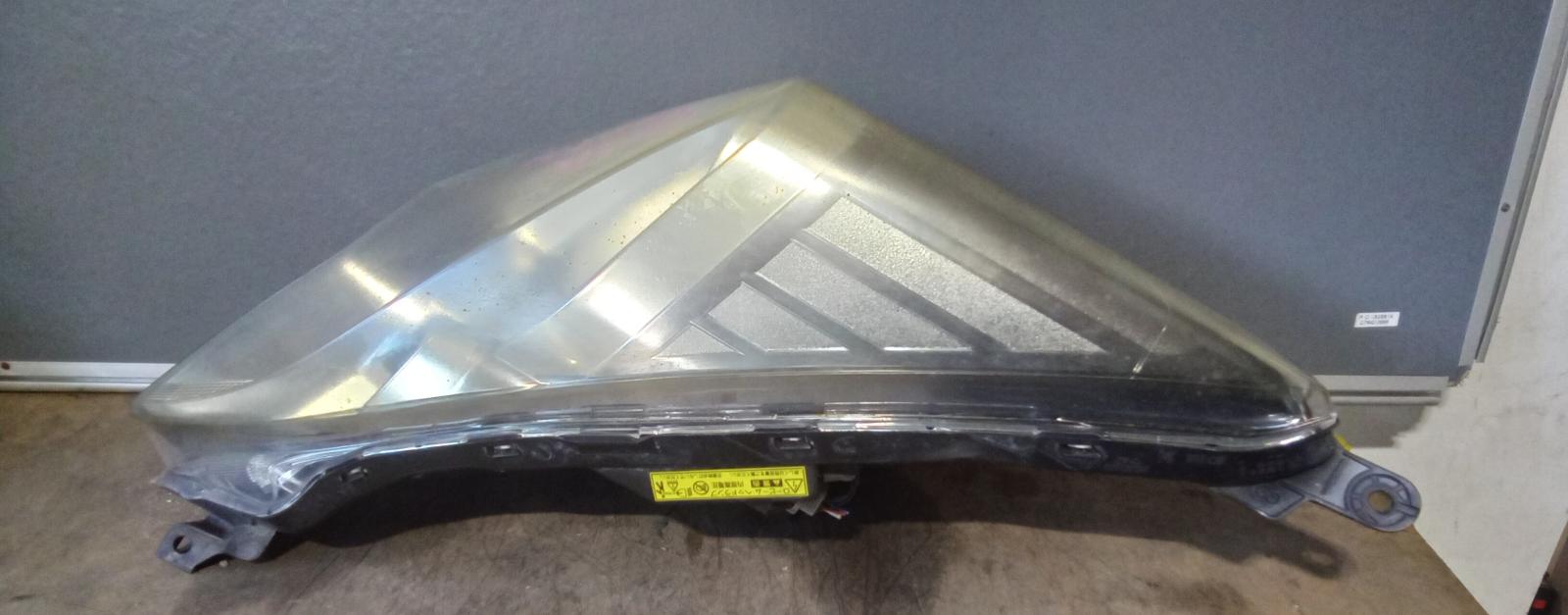 2013 Toyota Ractis Right Headlamp View Auto part Right Headlamp Toyota Ractis 2013