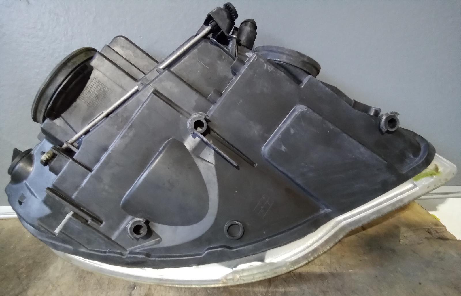 View Auto part Left Headlamp Volkswagen Touareg 2008