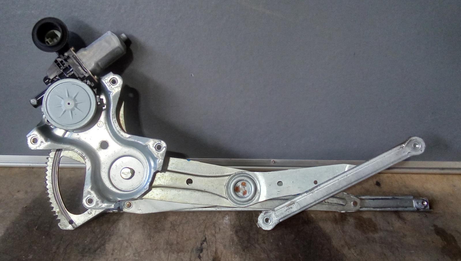 2007 Toyota Markx Right Front Window Reg/Motor View Auto part Right Front Window Reg/Motor Toyota Markx 2007