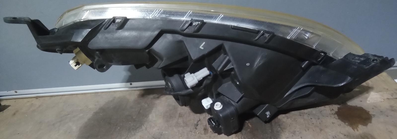 View Auto part Left Headlamp Toyota Ractis 2007