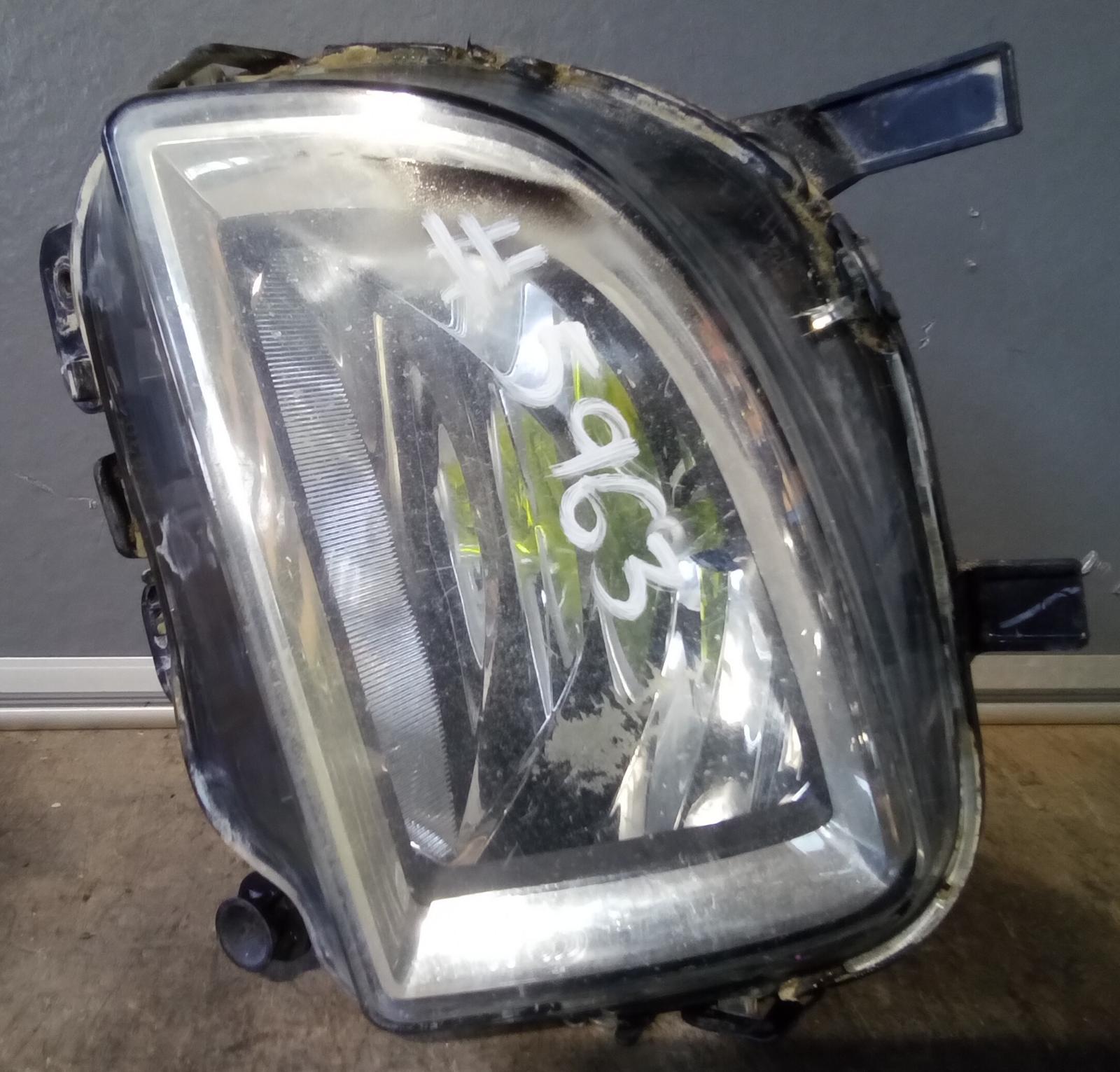 2011 Volkswagen Golf Right Indicator/Fog/Side View Auto part Right Indicator/Fog/Side Volkswagen Golf 2011