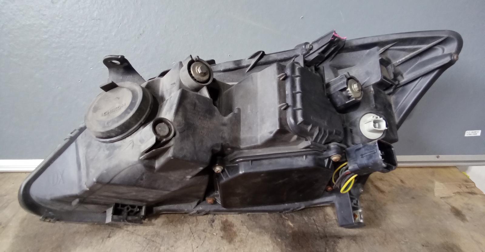 View Auto part Right Headlamp Toyota Corolla 2005