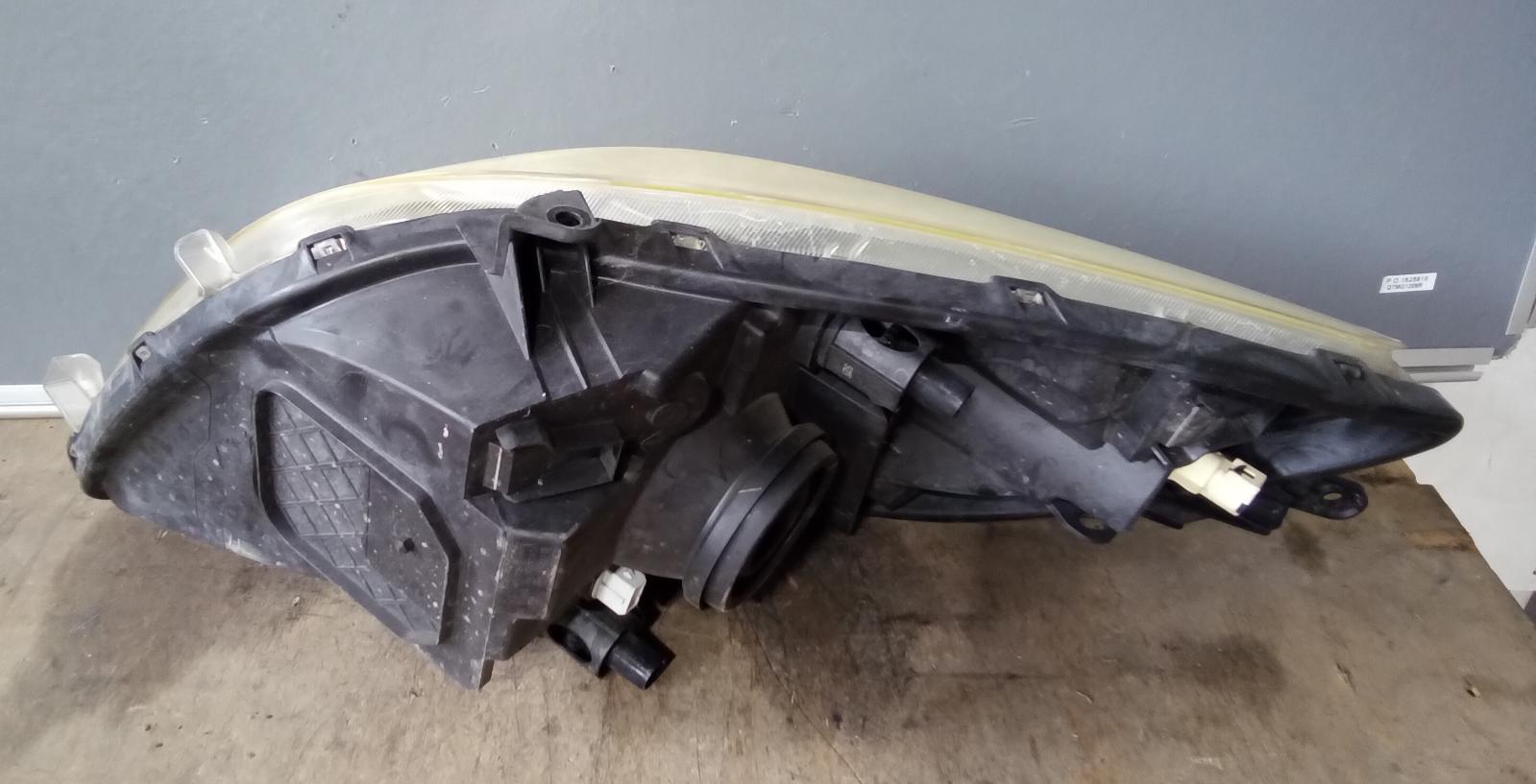 View Auto part Left Headlamp Toyota Yaris 2006