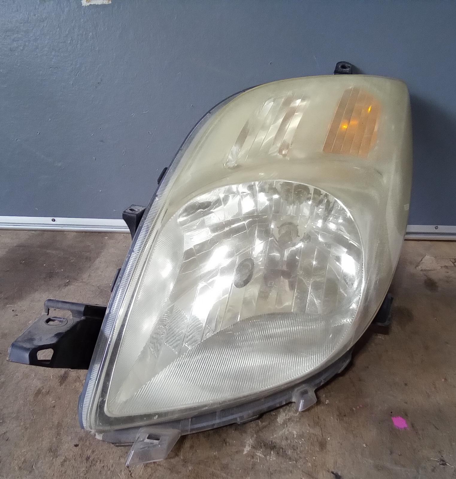 View Auto part Left Headlamp Toyota Yaris 2006