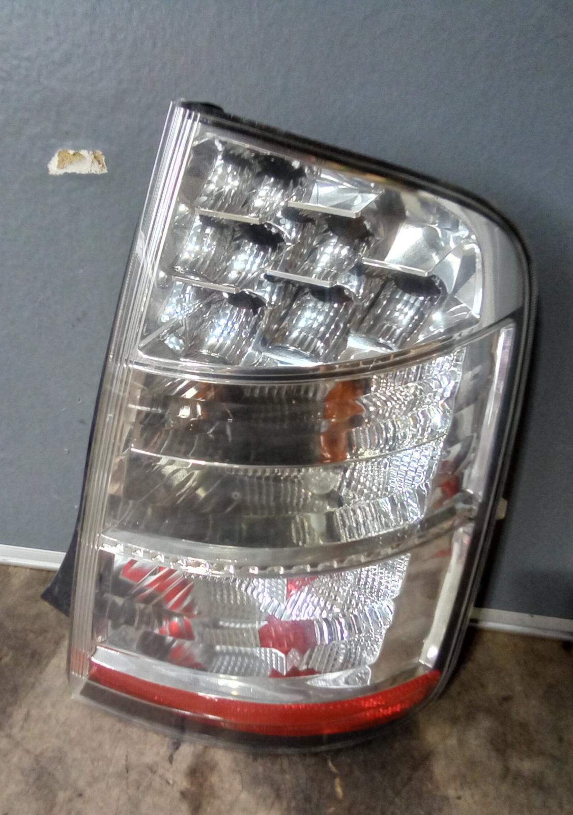 View Auto part Right Taillight Toyota Prius 2003