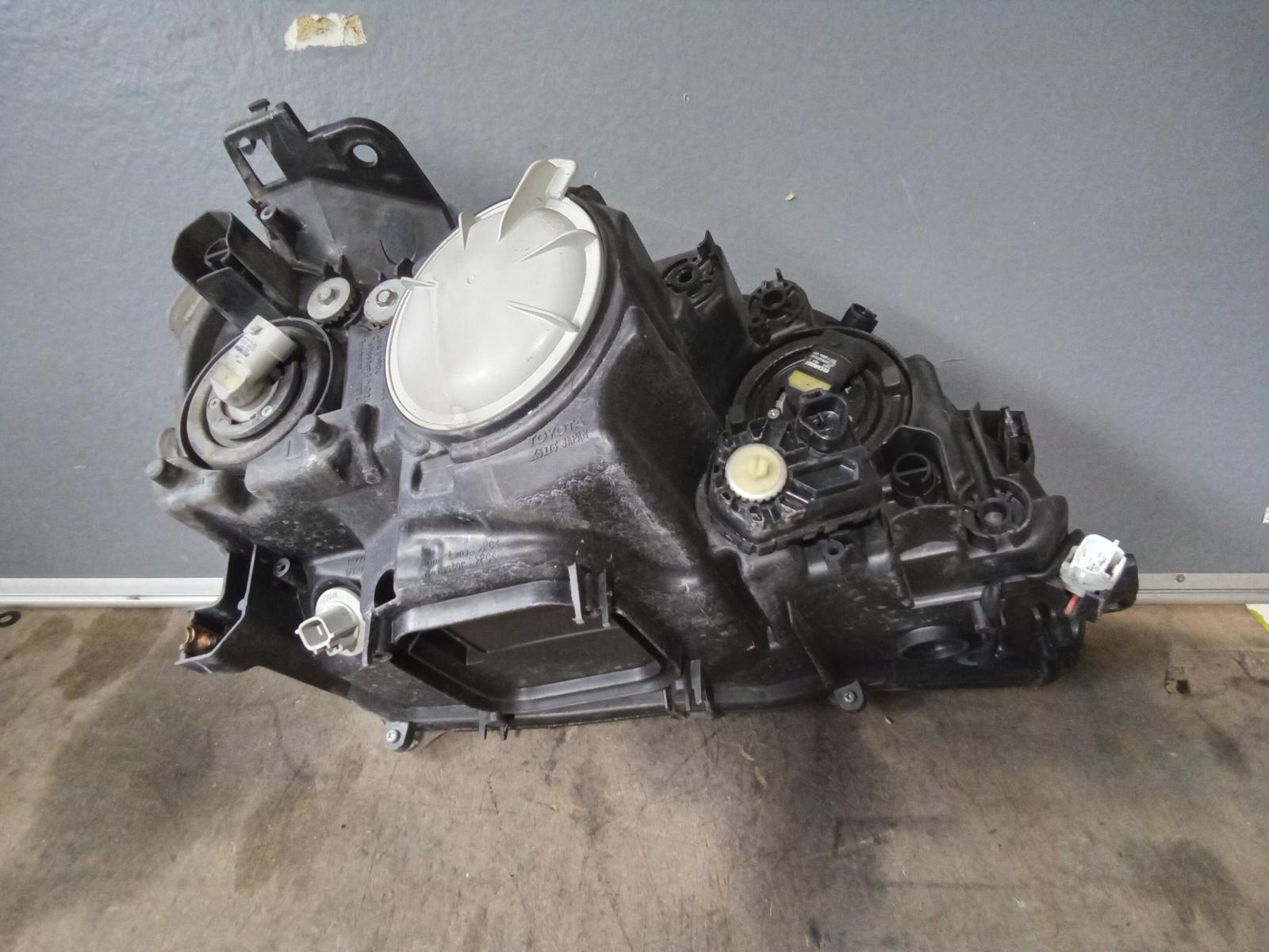 View Auto part Left Headlamp Toyota Markx 2005