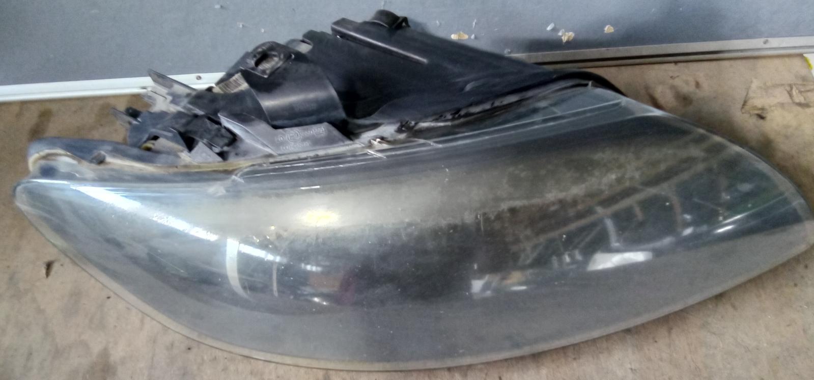 View Auto part Right Headlamp Audi Q7 2008