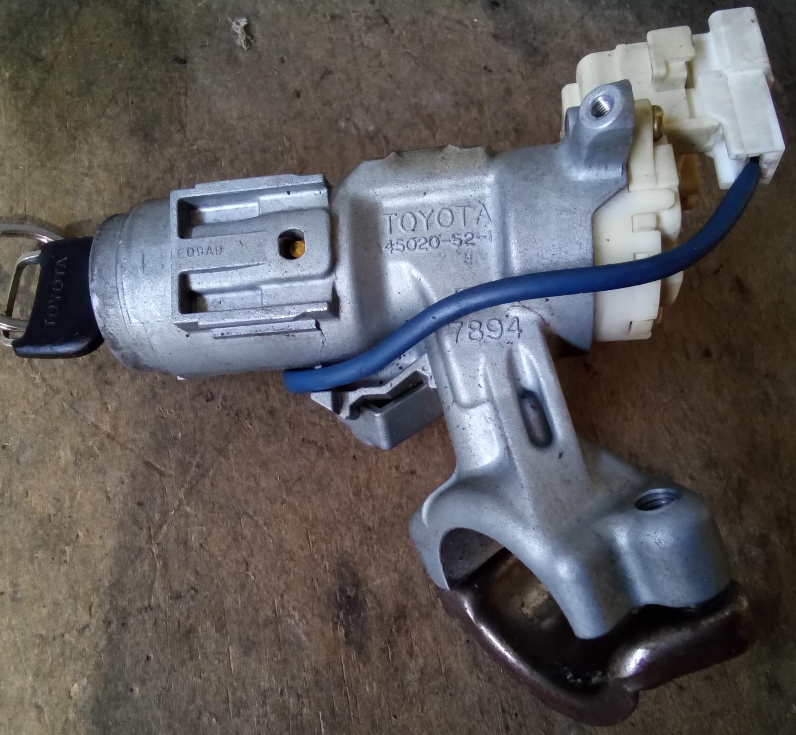 View Auto part Ignition W/ Key Toyota Echo 2000