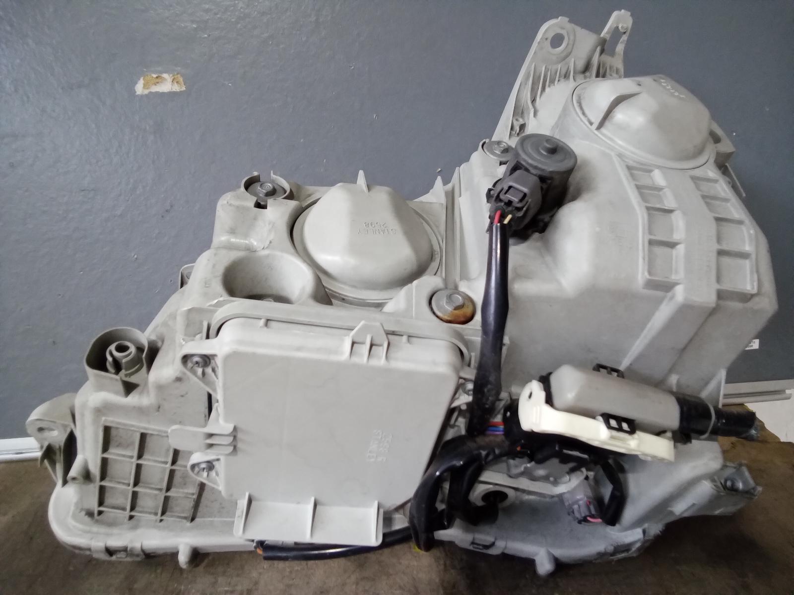 View Auto part Right Headlamp Toyota Crown 2007