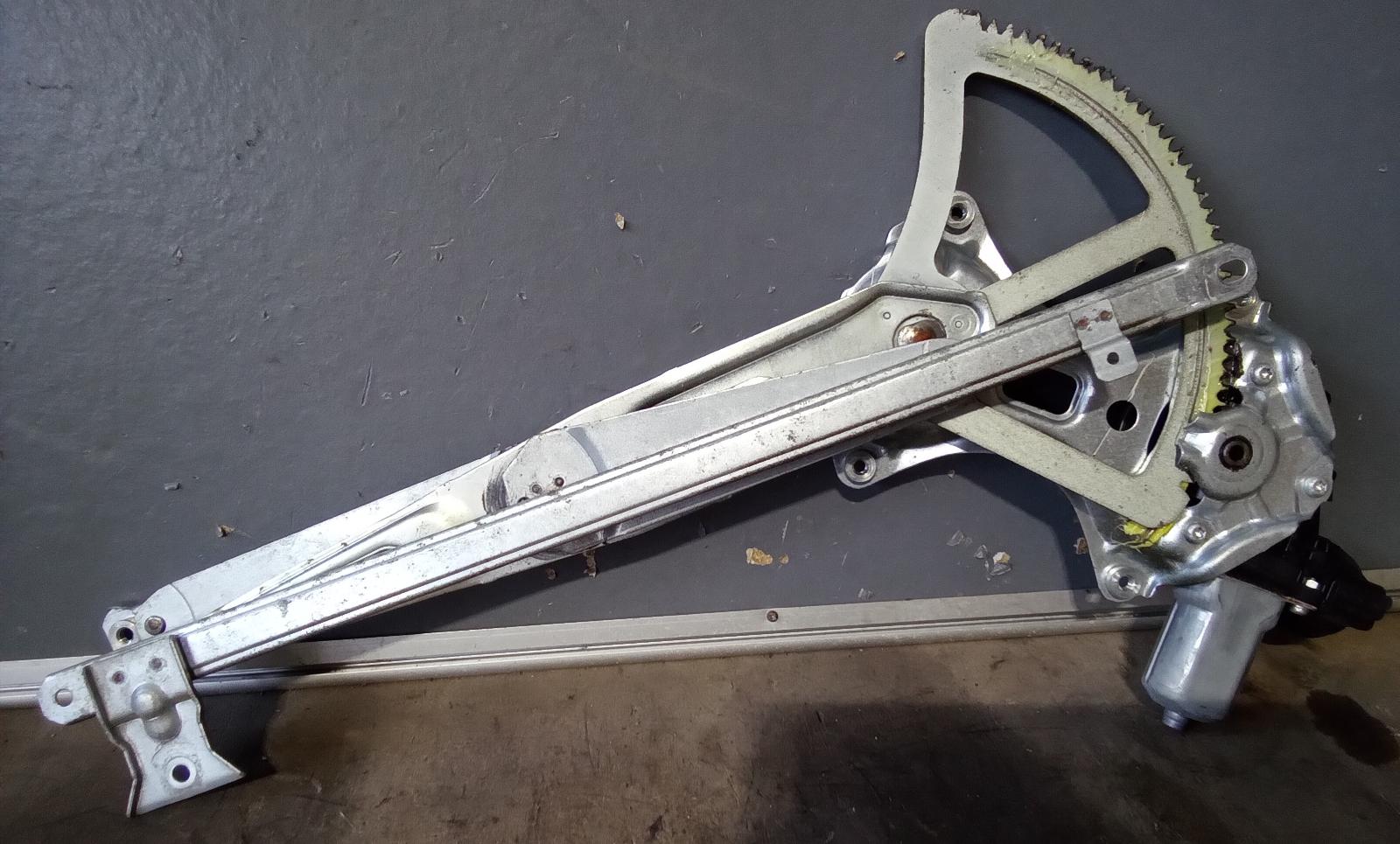 View Auto part Left Front Window Reg/Motor Toyota Hiace 2012