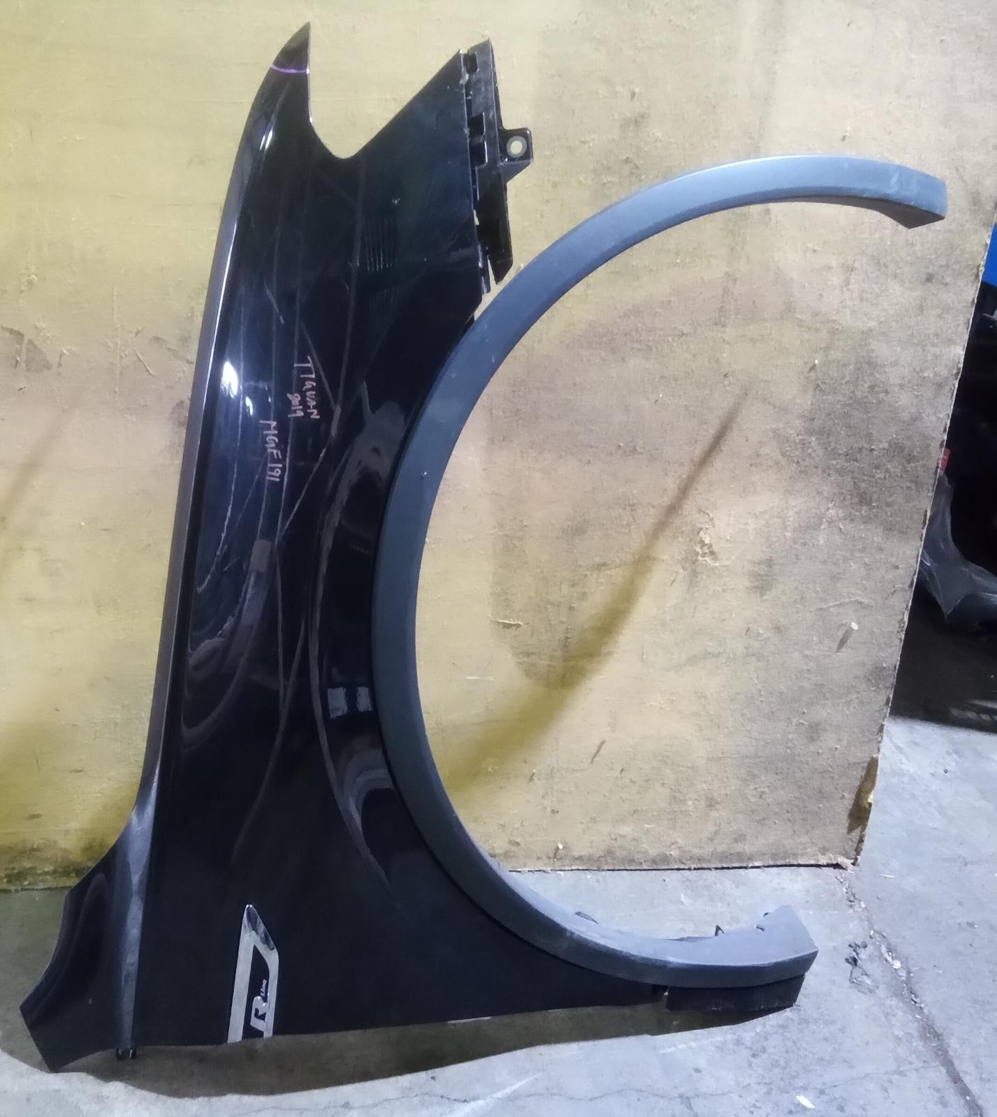 2019 Volkswagen Tiguan Right Guard View Auto part Right Guard Volkswagen Tiguan 2019