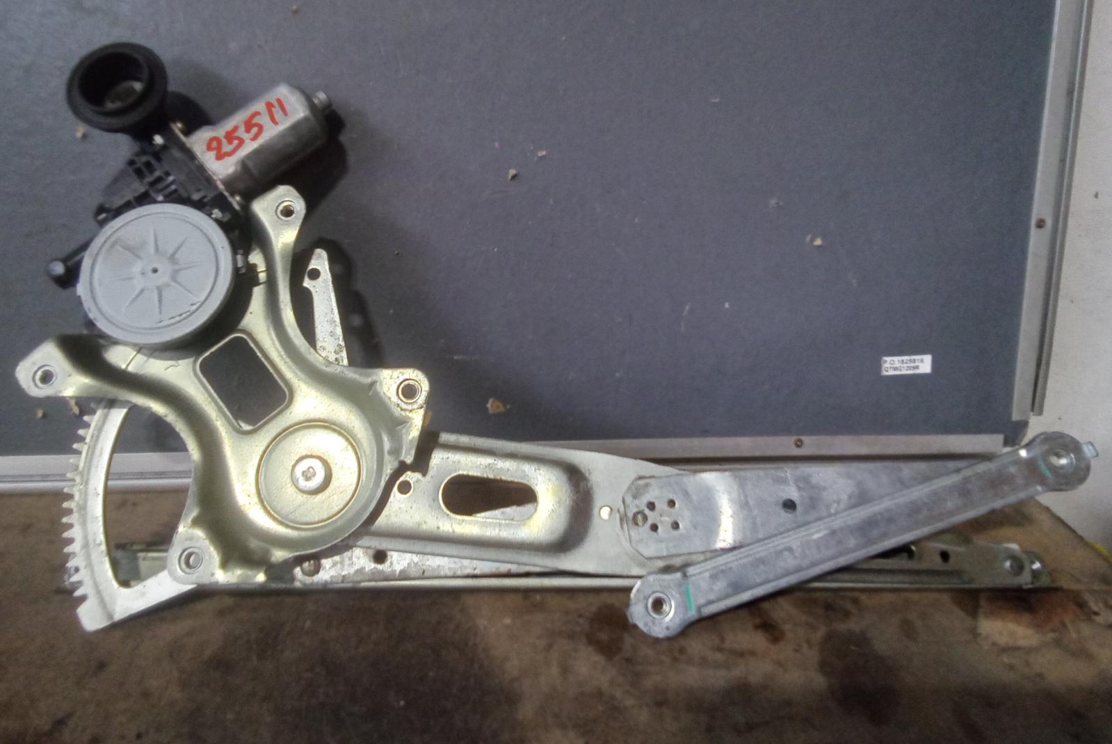 View Auto part Right Rear Wnd Reg/Motor Toyota Prius 2008