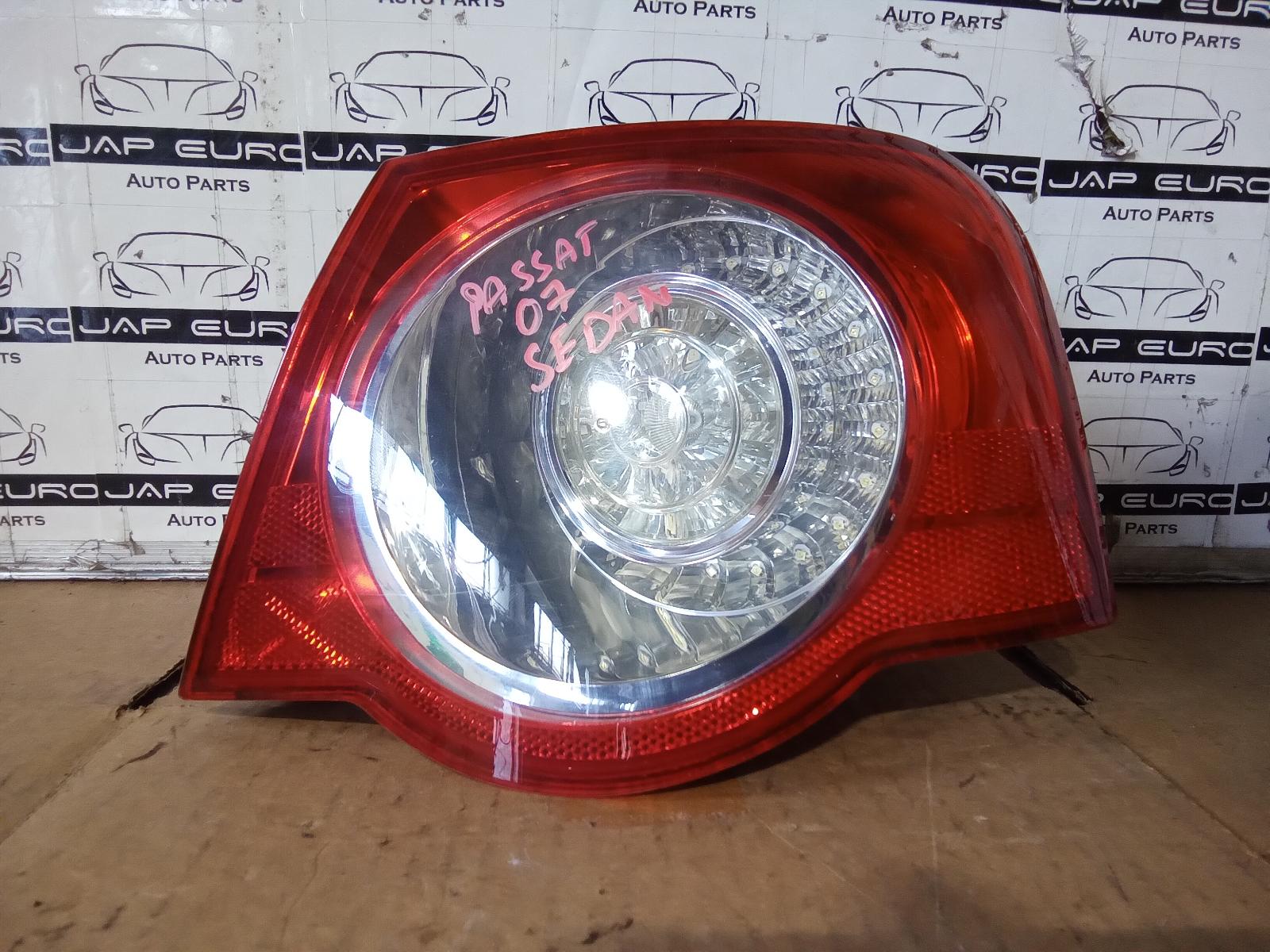 View Auto part Right Taillight Volkswagen Passat 2007