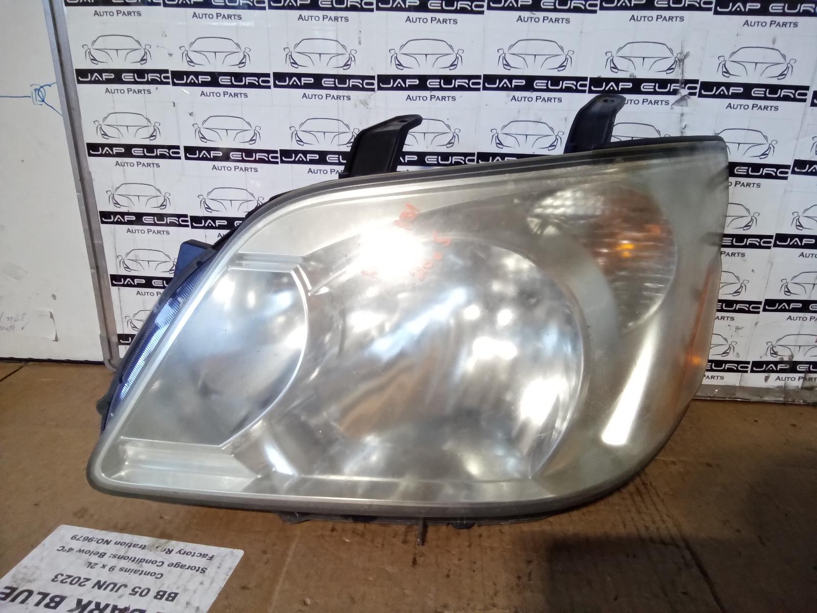 2005 Toyota Noah (import) Left Headlamp View Auto part Left Headlamp Toyota Noah (import) 2005