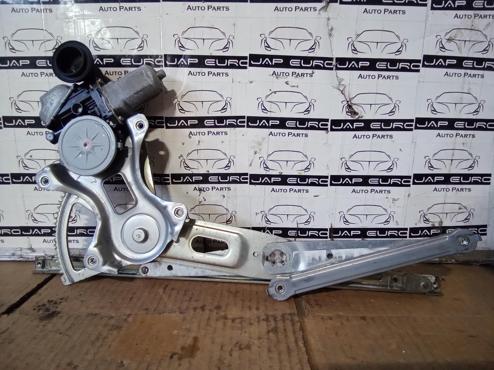 View Auto part Right Front Window Reg/Motor Toyota Crown 2011