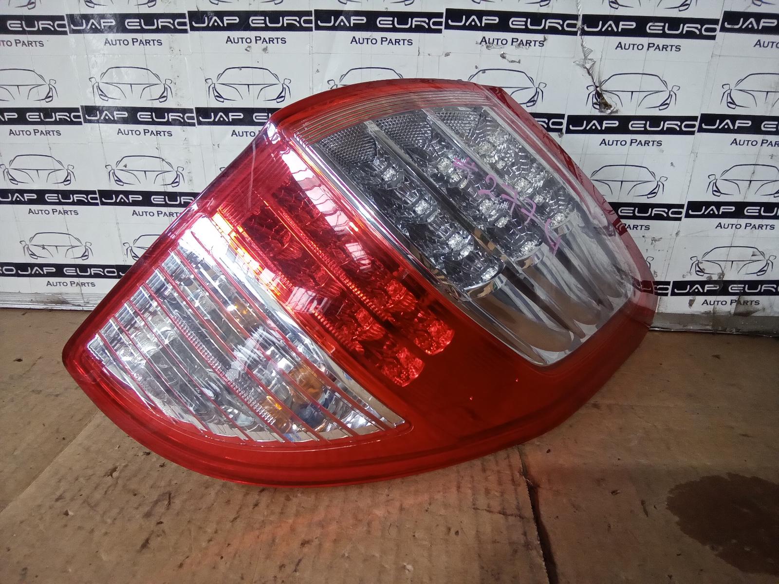 2008 Toyota Rav4 Right Taillight View Auto part Right Taillight Toyota Rav4 2008