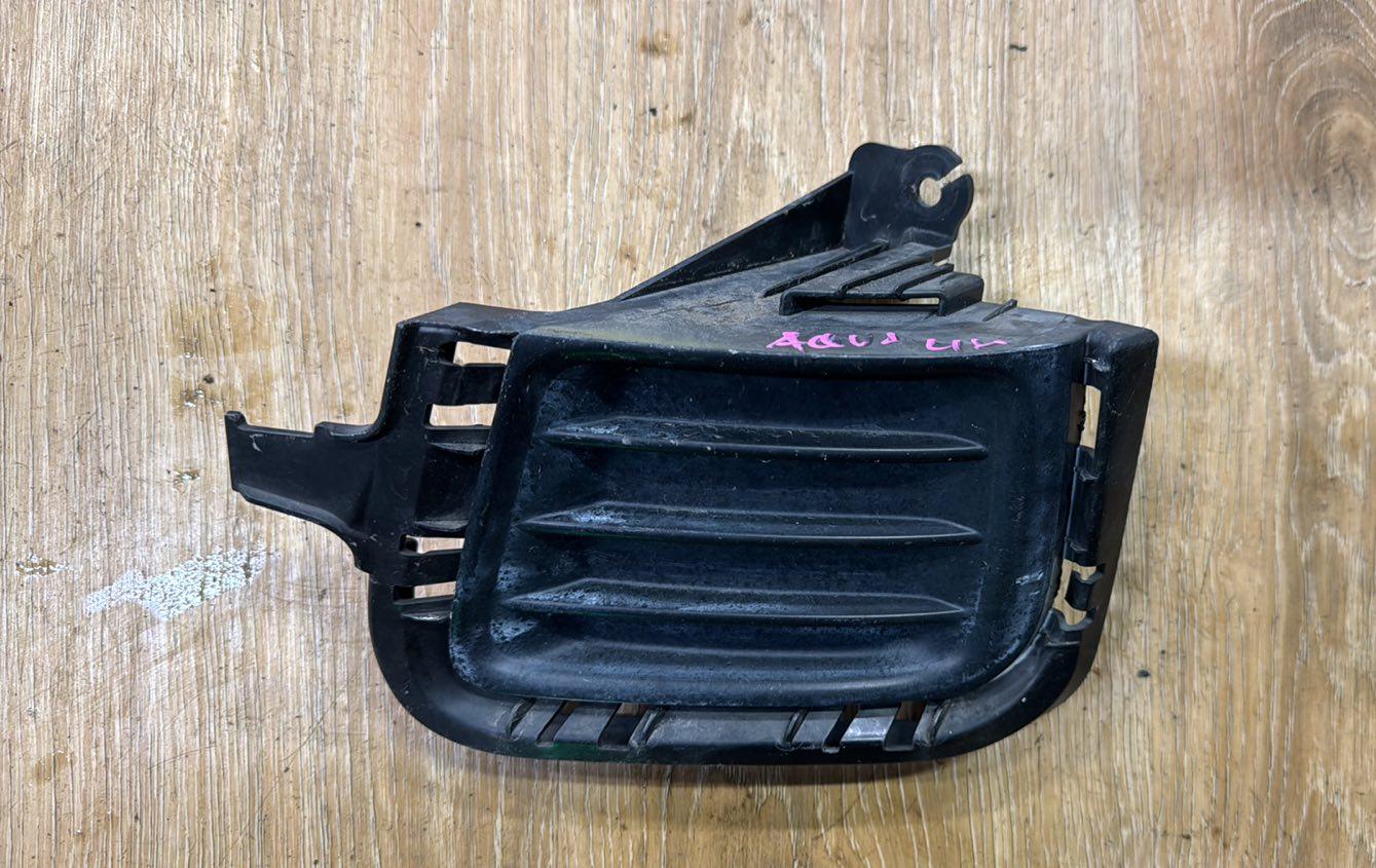 2014 Toyota Prius Left Indicator/Fog/Side View Auto part Left Indicator/Fog/Side Toyota Prius 2014