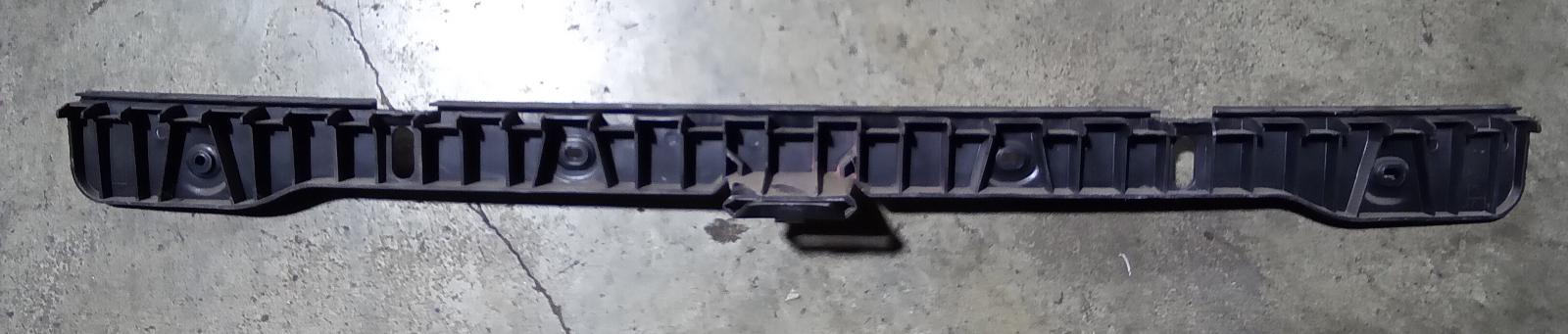 View Auto part R/Bar Bracket/Reinfo Volkswagen Golf 2005