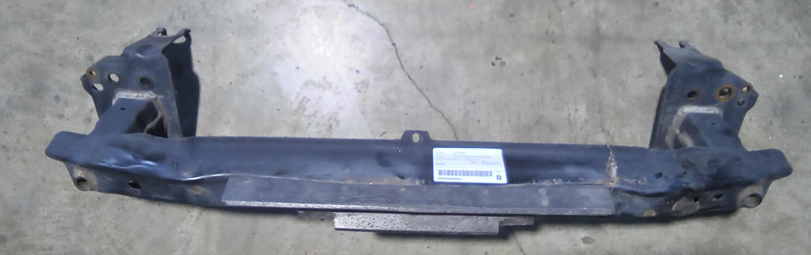 2005 Volkswagen Touareg F/Bar Reinforc/Brack View Auto part F/Bar Reinforc/Brack Volkswagen Touareg 2005