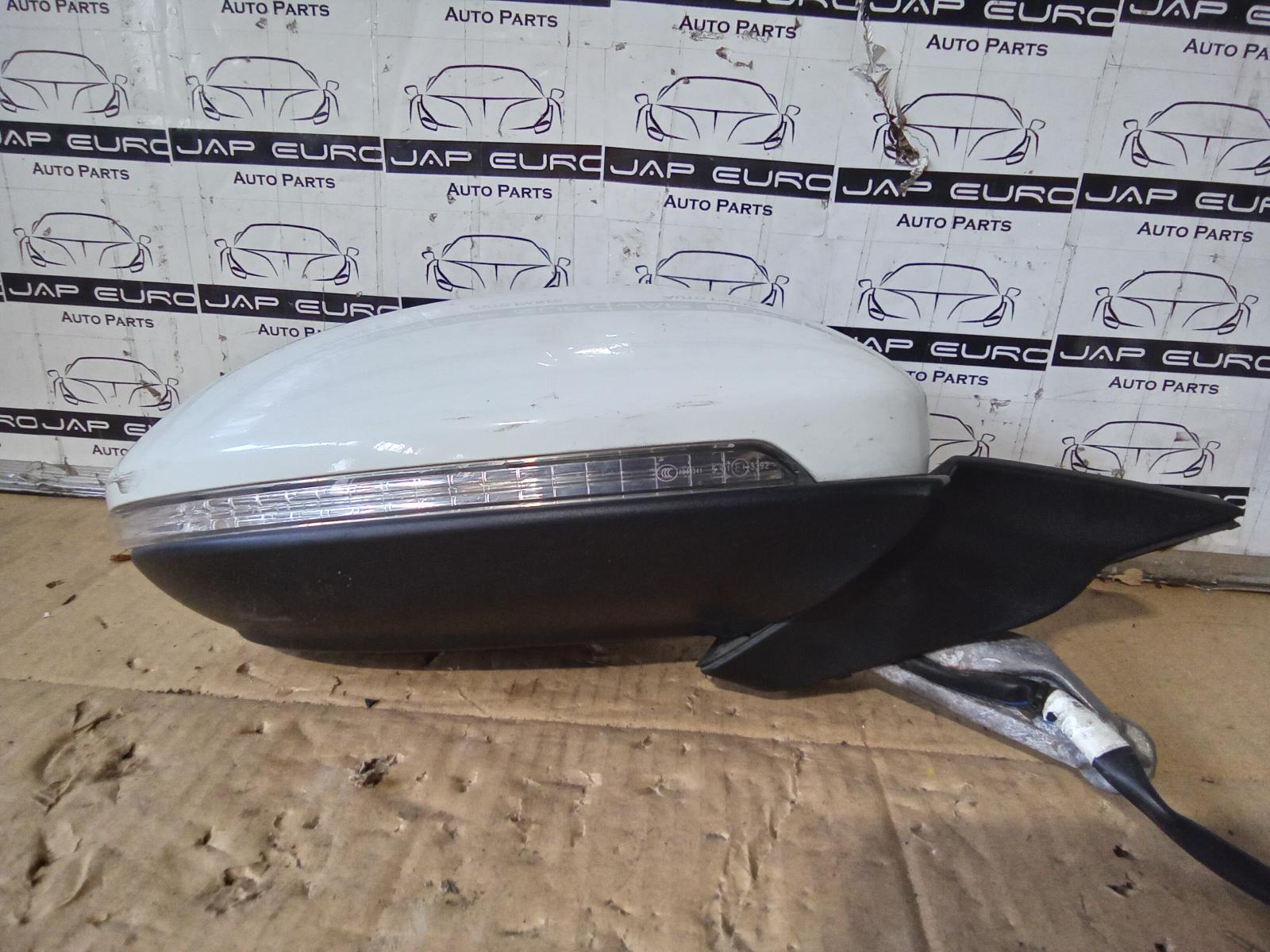 2018 Volkswagen Golf Right Door Mirror View Auto part Right Door Mirror Volkswagen Golf 2018