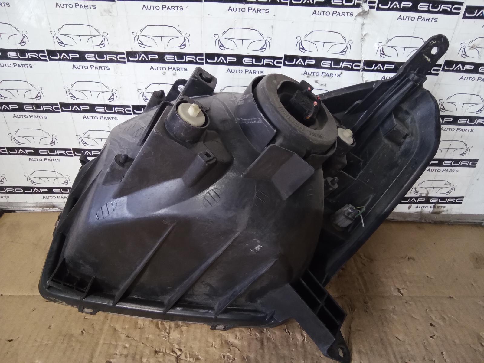 View Auto part Right Headlamp Toyota Rav4 2002