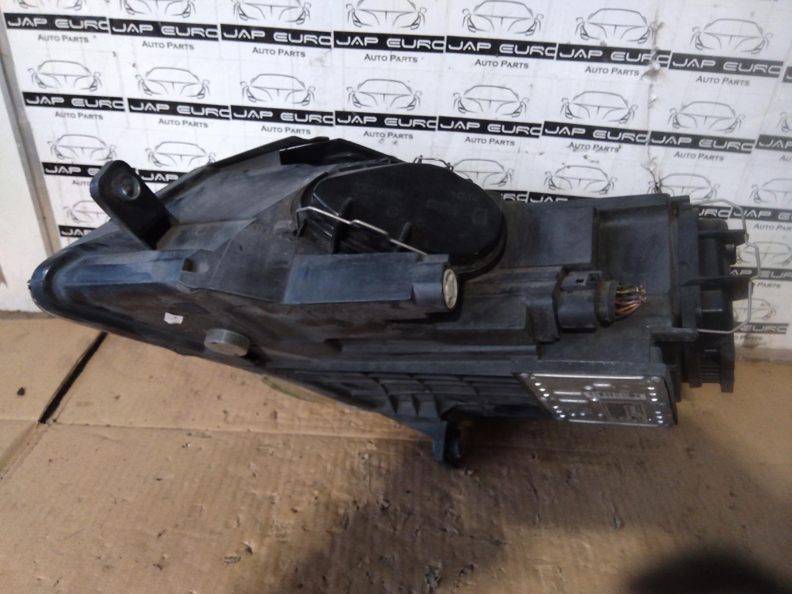 View Auto part Right Headlamp Volkswagen Passat 2007
