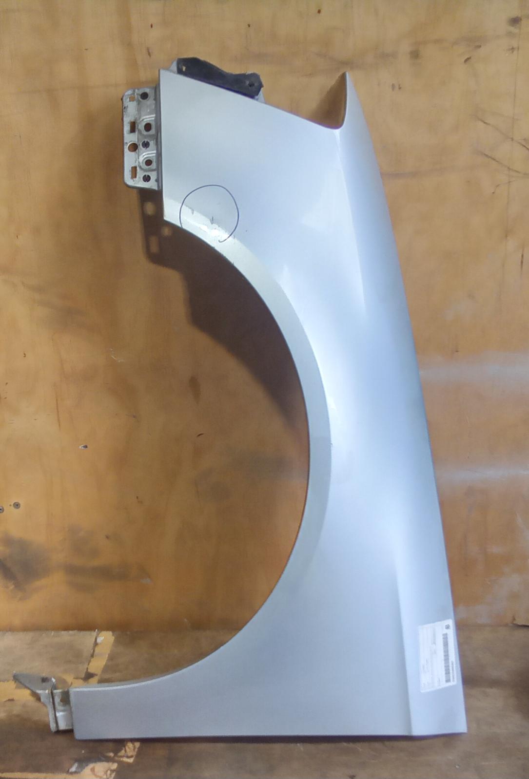 2007 Volkswagen Passat Left Guard View Auto part Left Guard Volkswagen Passat 2007