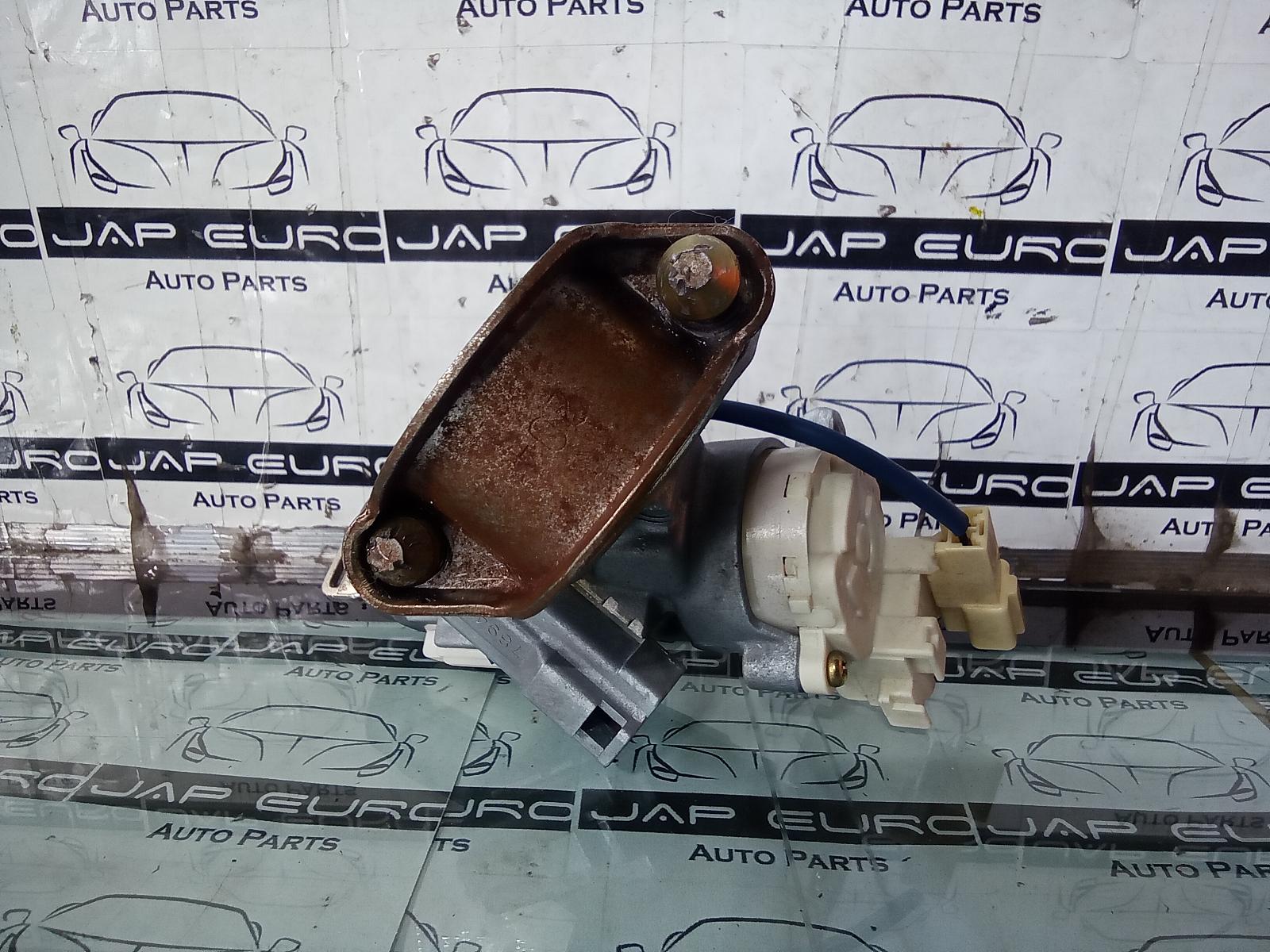 2005 Toyota Echo Ignition W/ Key View Auto part Ignition W/ Key Toyota Echo 2005