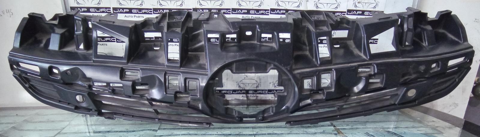 View Auto part Grille Toyota Prius 2016