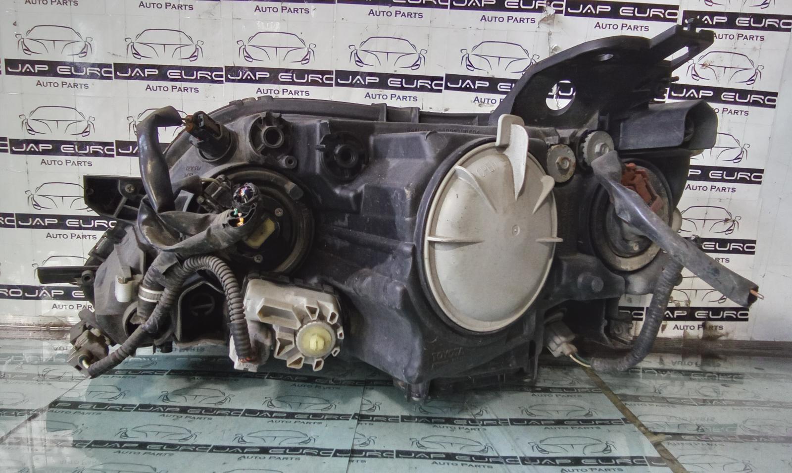 2005 Toyota Markx Right Headlamp View Auto part Right Headlamp Toyota Markx 2005