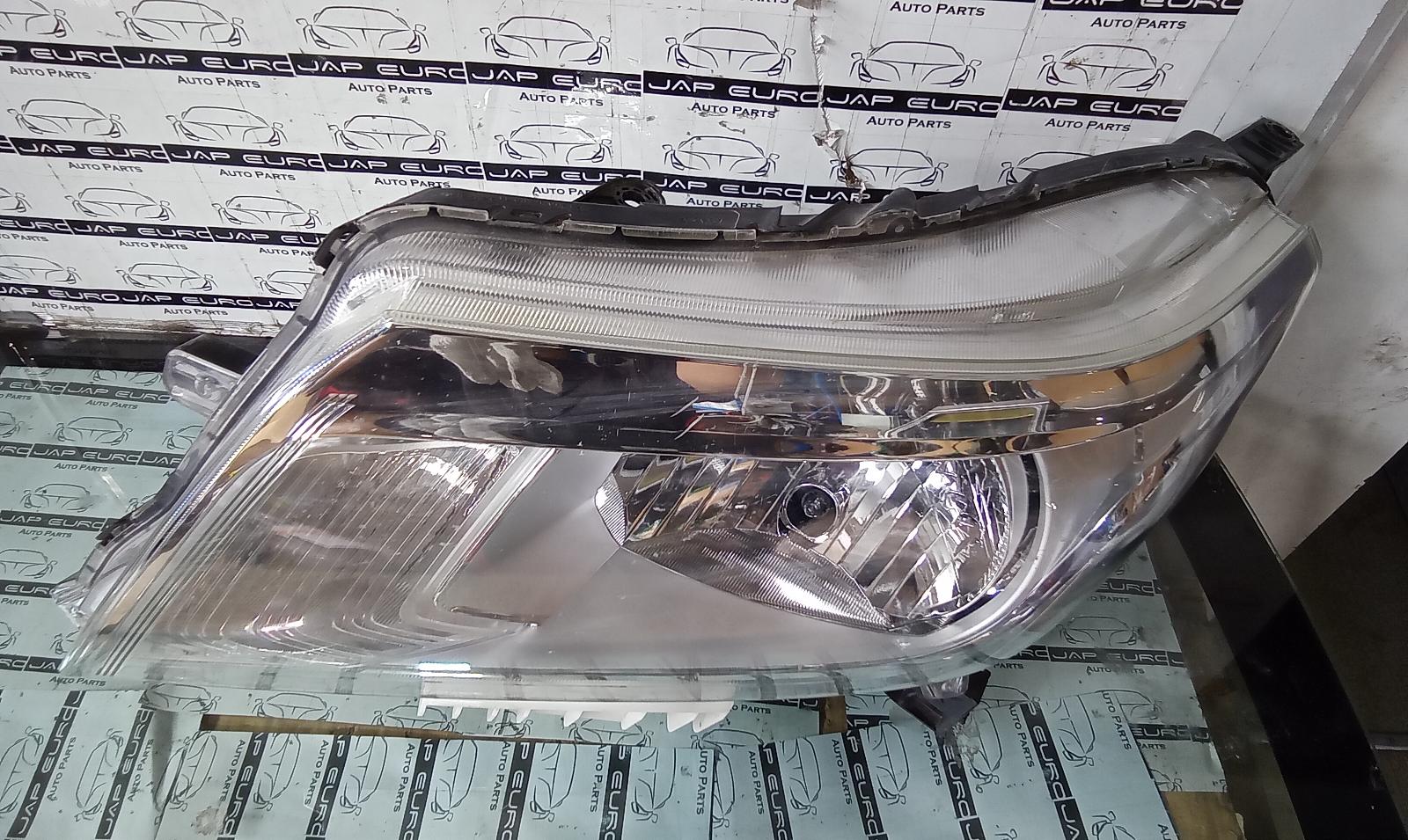 View Auto part Left Headlamp Nissan Navara 2016