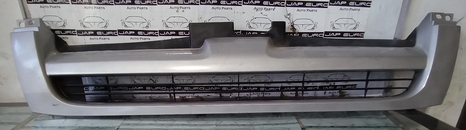 2005 Toyota Hiace Grille View Auto part Grille Toyota Hiace 2005