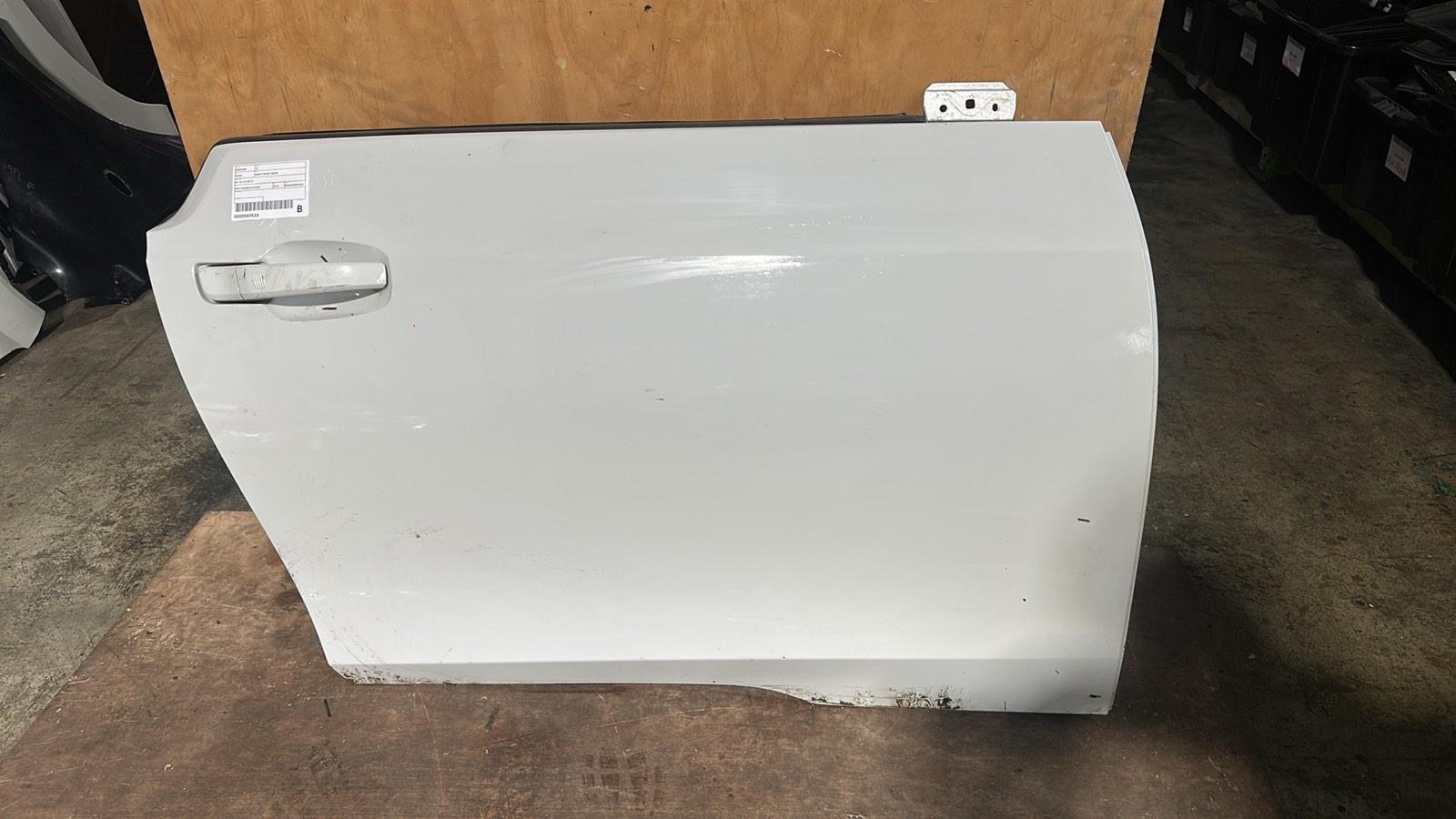 2014 Bmw I3 Right Front Door View Auto part Right Front Door Bmw I3 2014