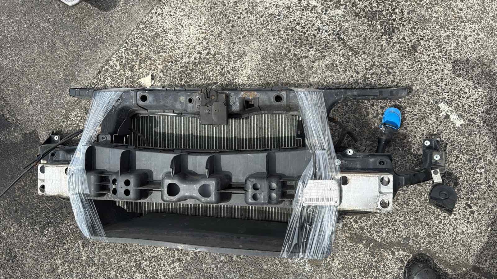 Radiator Support Commodore Holden 2006