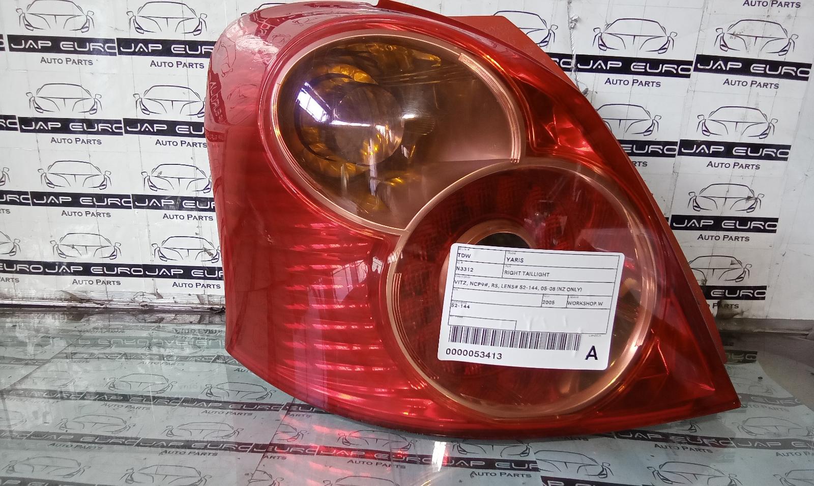 View Auto part Right Taillight Toyota Yaris 2005