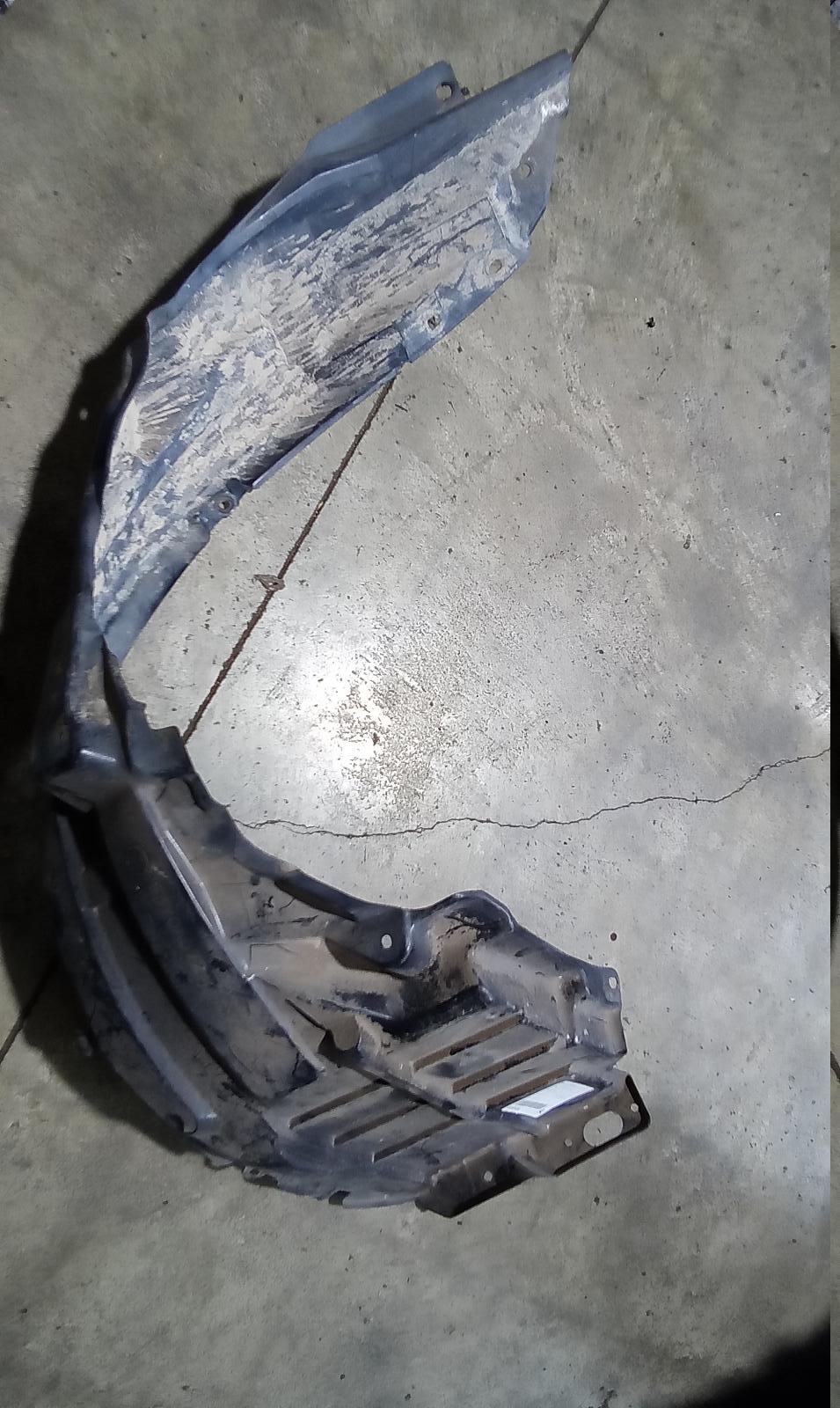 View Auto part Right Guard Liner Mitsubishi Outlander 2007