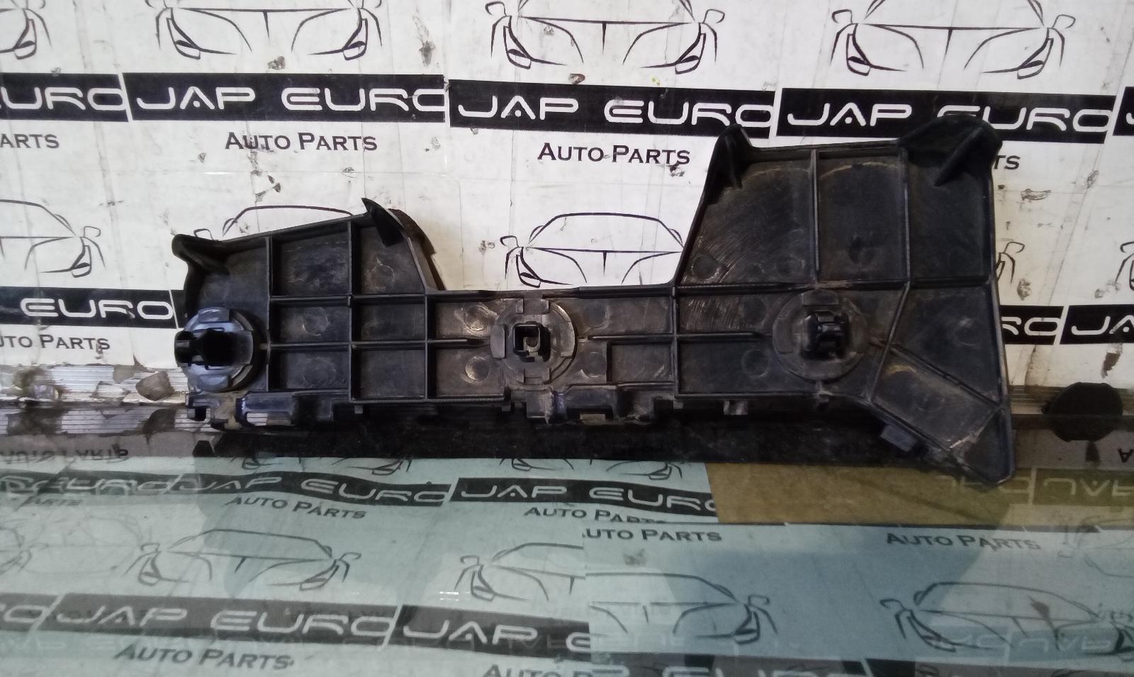 View Auto part R/Bar Bracket/Reinfo Toyota Kluger 2010