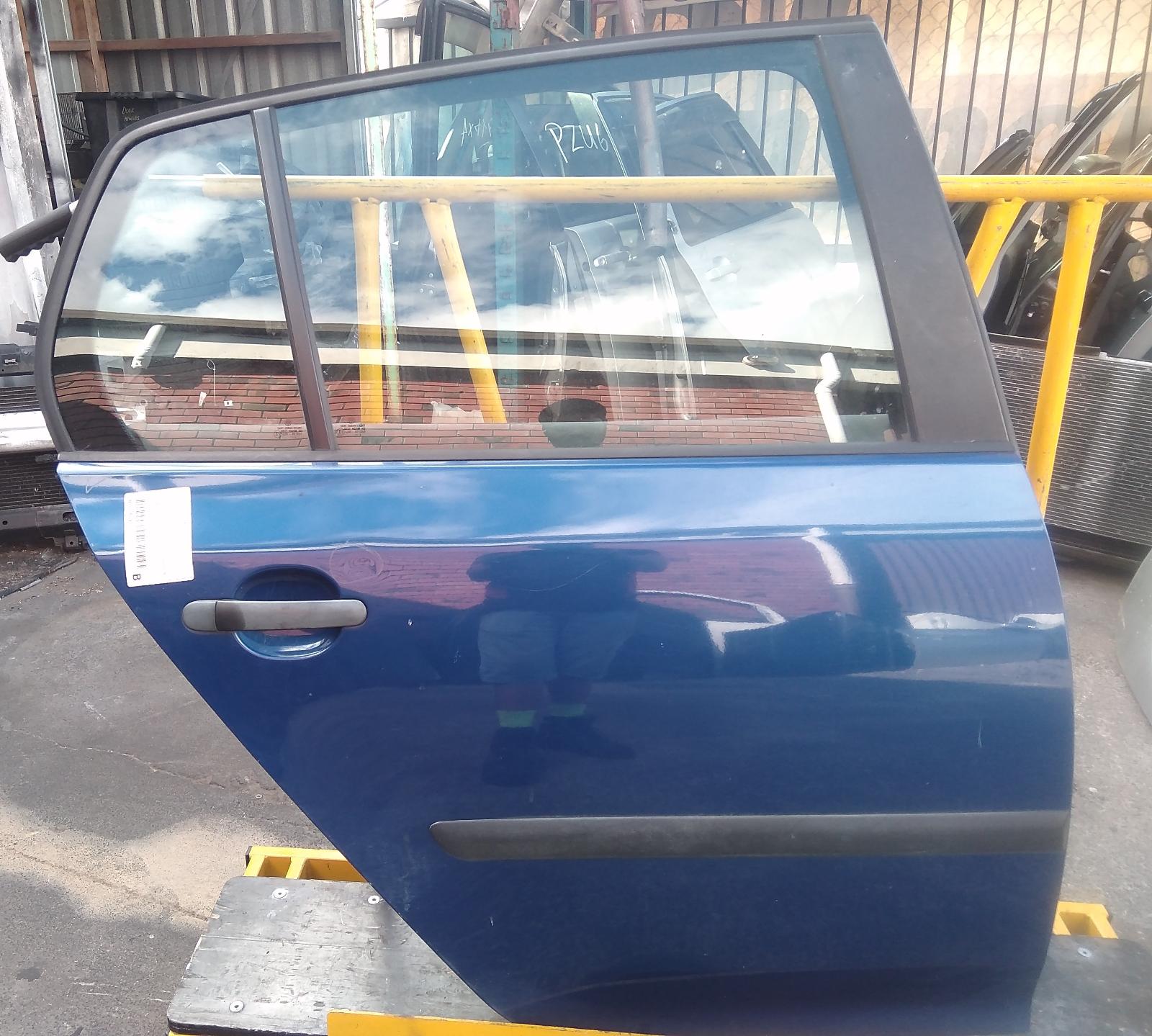 View Auto part Right Rear Door Sliding Volkswagen Golf 2006
