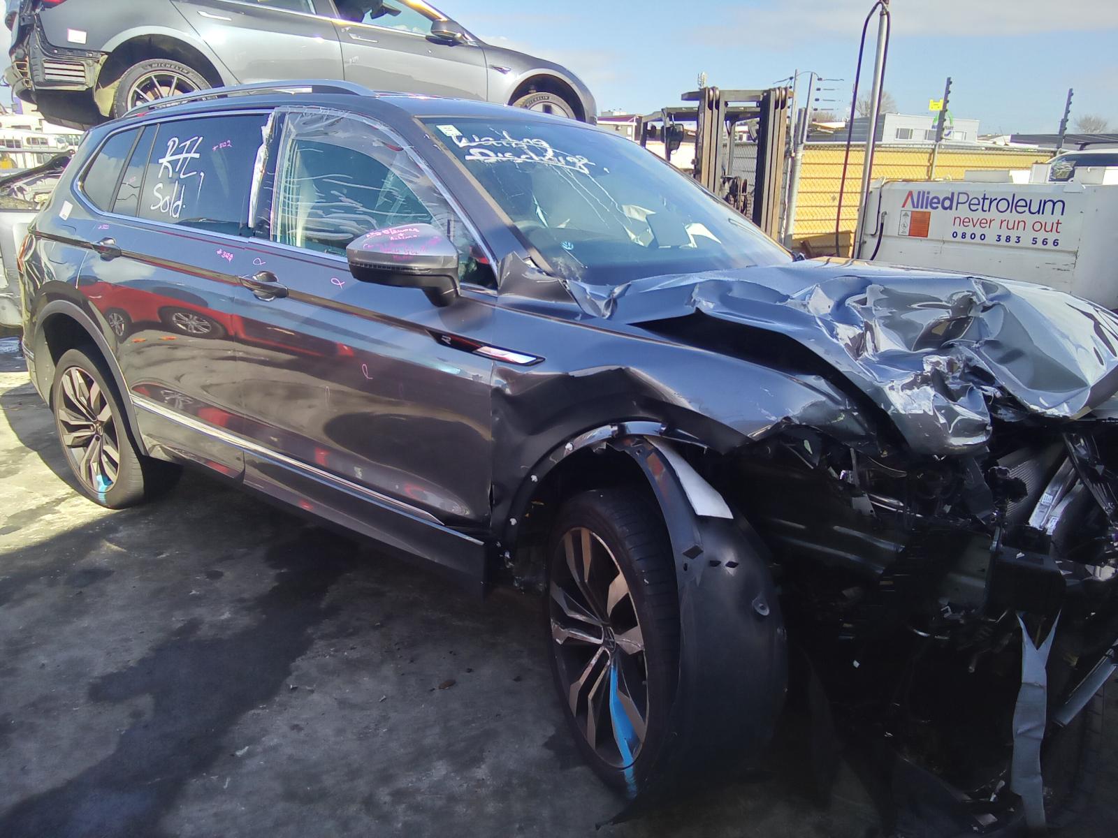 2023 Volkswagen Tiguan Rear Bumper View Auto part Rear Bumper Volkswagen Tiguan 2023