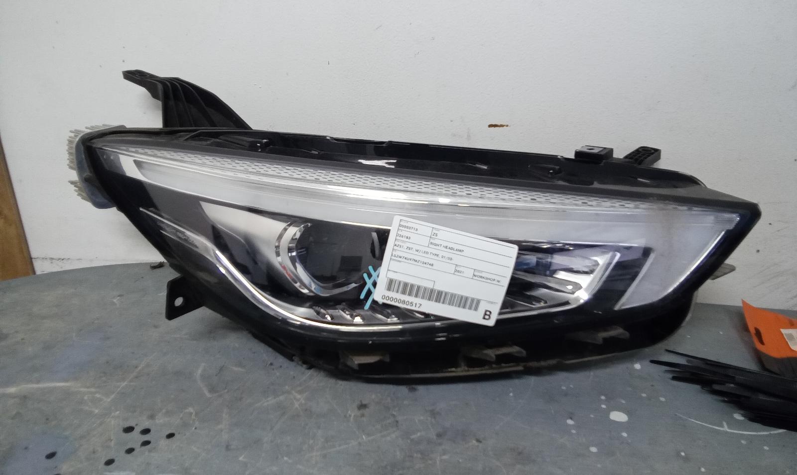 View Auto part Right Headlamp Mg Zs 2021
